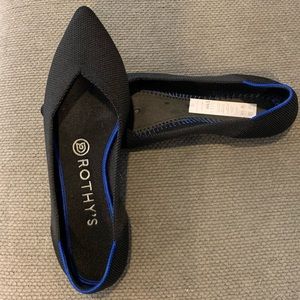 Size 6.5 Black pointed toe Rothys